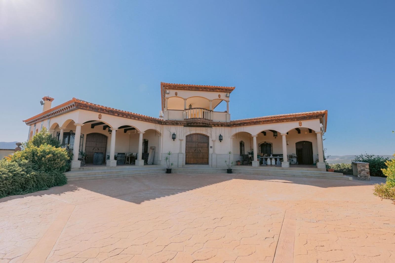 5 bedroom Villa for sale in Hornachos with garage - € 590,000 (Ref: 9977466)