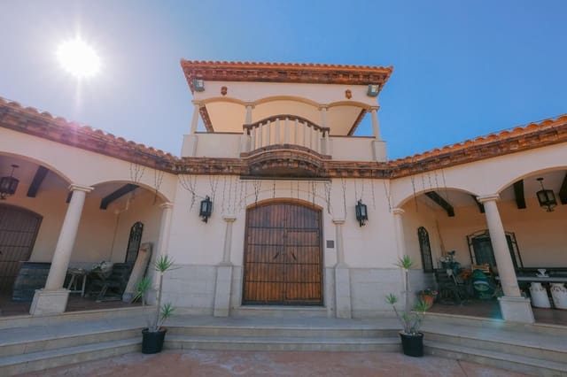 5 Zimmer Villa zu verkaufen in Hornachos mit Garage - 590.000 € (Ref: 9977466)