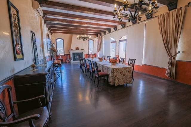 5 Zimmer Villa zu verkaufen in Hornachos mit Garage - 590.000 € (Ref: 9977466)