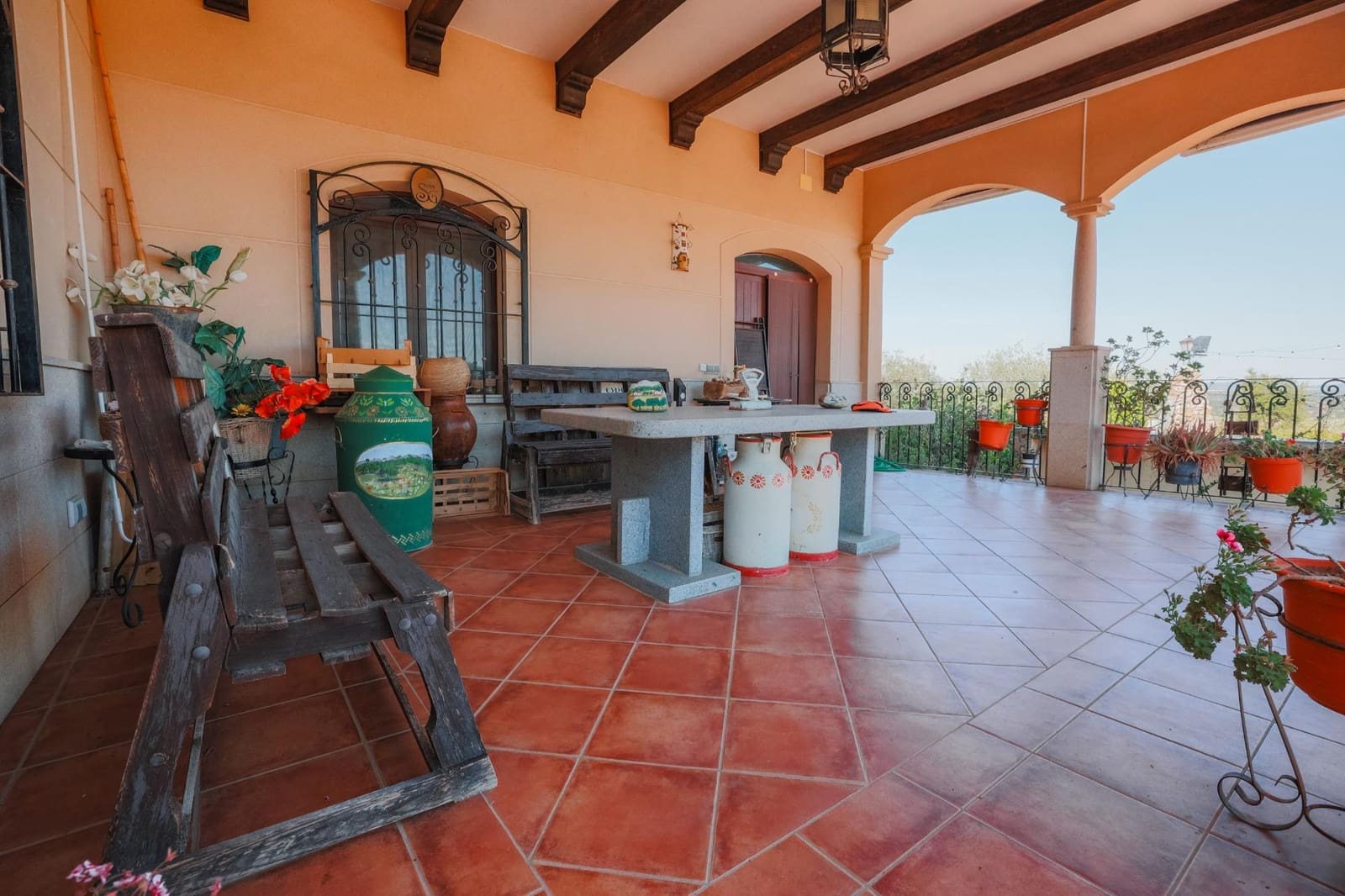 5 bedroom Villa for sale in Hornachos with garage - € 590,000 (Ref: 9977466)