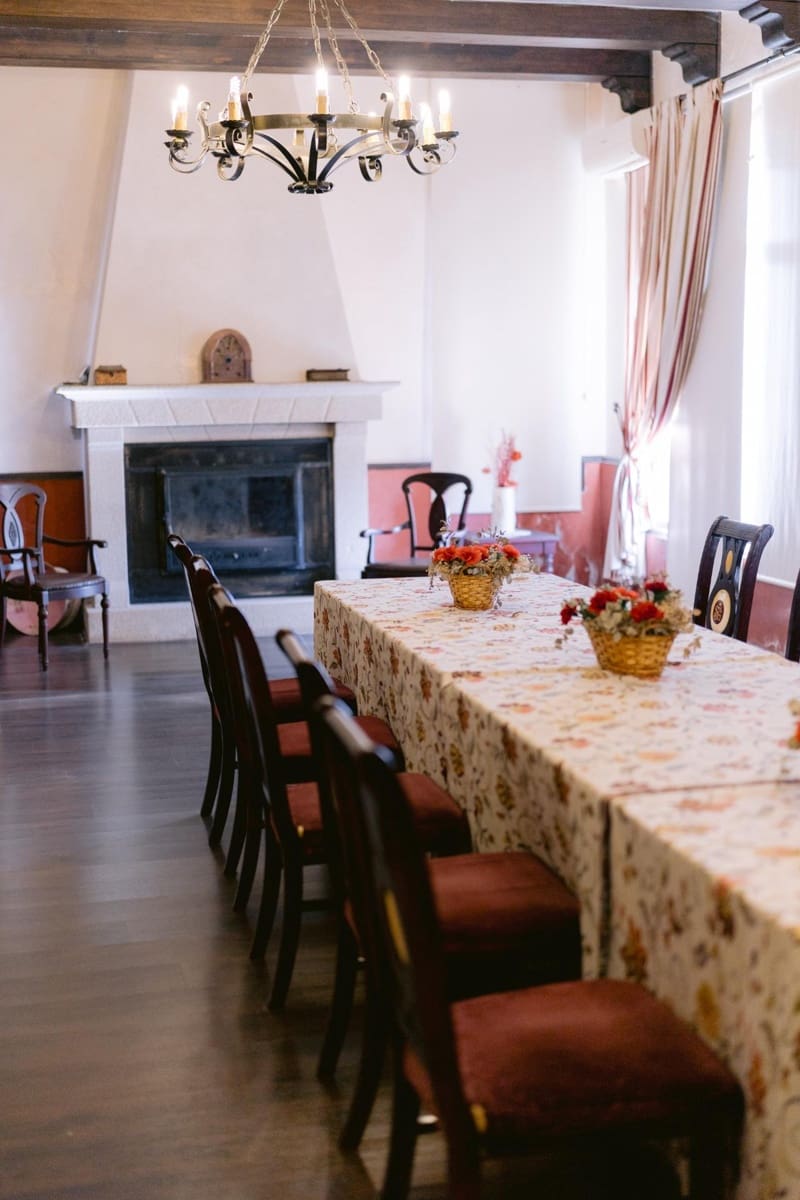 5 bedroom Villa for sale in Hornachos with garage - € 590,000 (Ref: 9977466)