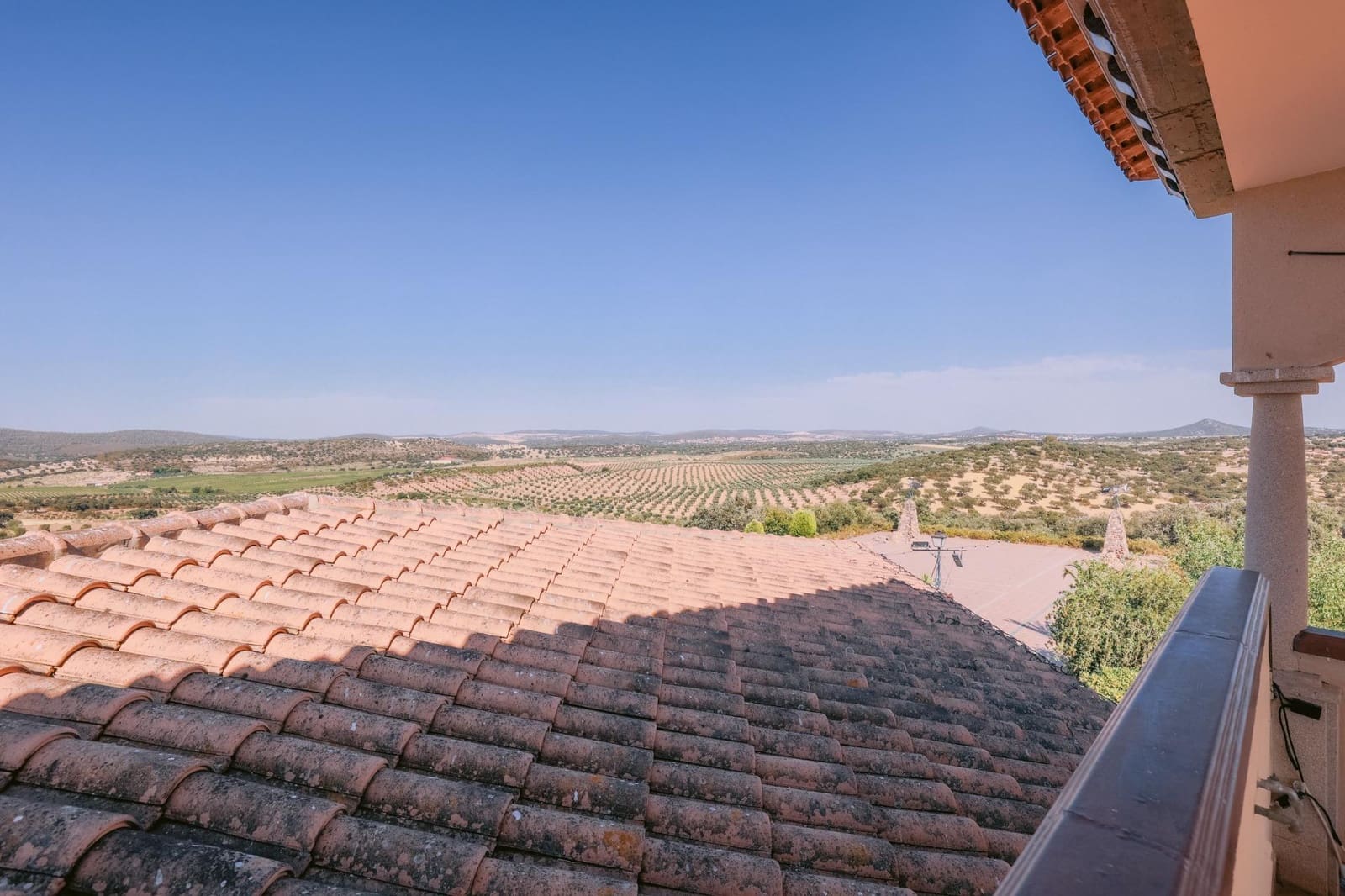 5 bedroom Villa for sale in Hornachos with garage - € 590,000 (Ref: 9977466)