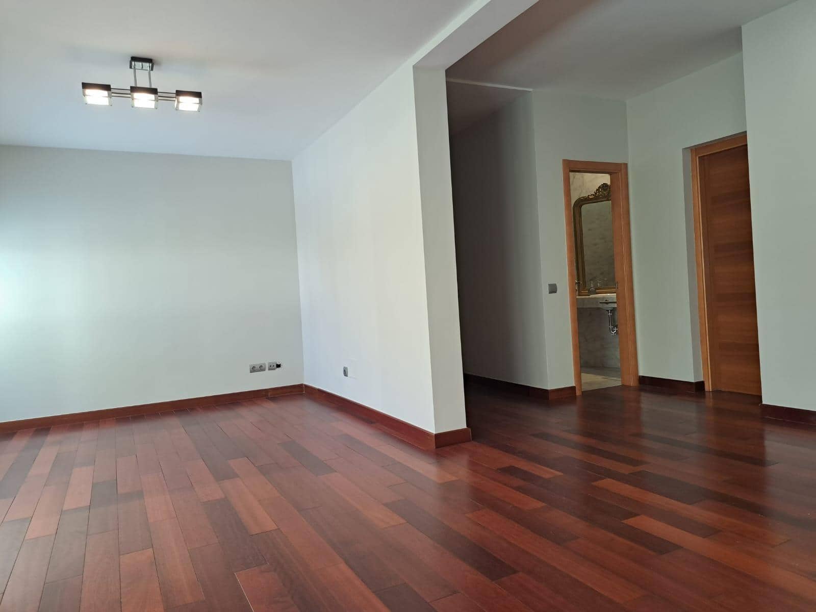 3 soverom Leilighet til leie i Las Palmas de Gran Canaria - € 1 650 (Ref: 9979027)