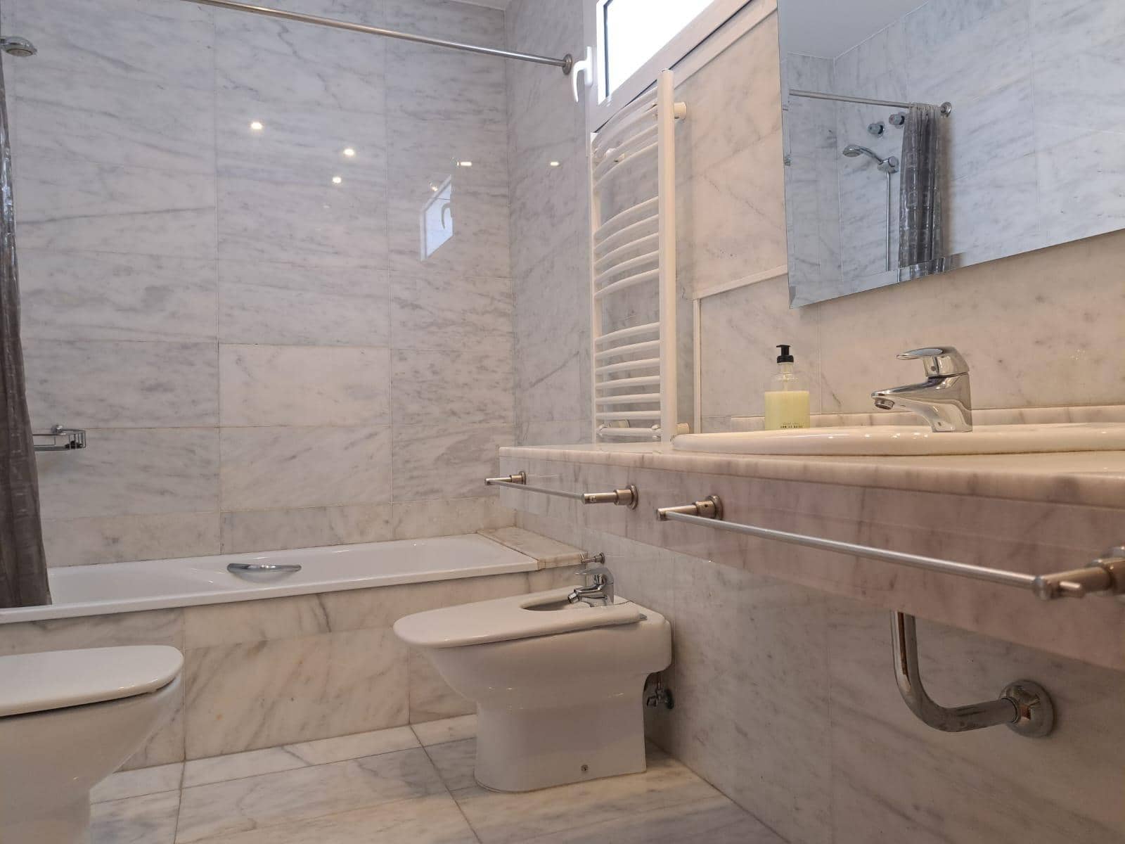 3 soverom Leilighet til leie i Las Palmas de Gran Canaria - € 1 650 (Ref: 9979027)