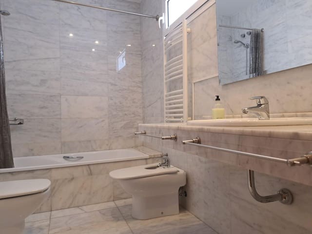 3 soverom Leilighet til leie i Triana, Las Palmas de Gran Canaria - € 1 650 (Ref: 9979027)