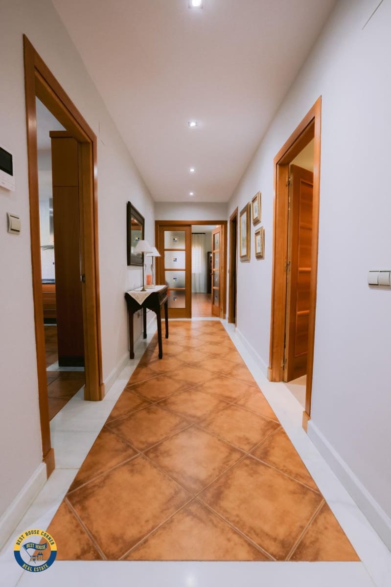 Chalet de 5 habitaciones en Don Benito en venta con piscina garaje - 650.000 € (Ref: 9990852)