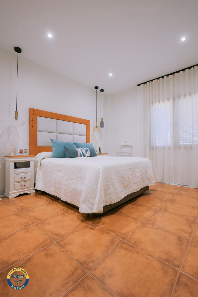 Chalet de 5 habitaciones en Don Benito en venta con piscina garaje - 650.000 € (Ref: 9990852)