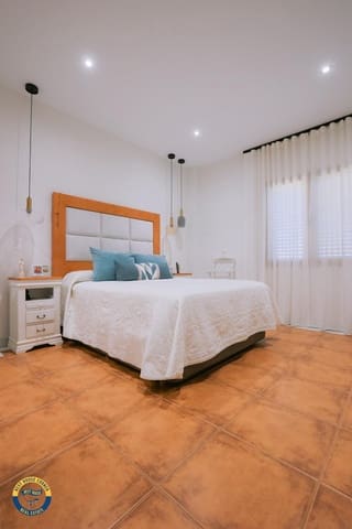 Chalet de 5 habitaciones en Don Benito en venta con piscina garaje - 650.000 € (Ref: 9990852)
