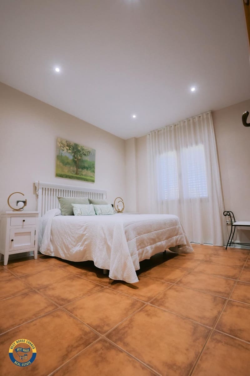 Chalet de 5 habitaciones en Don Benito en venta con piscina garaje - 650.000 € (Ref: 9990852)