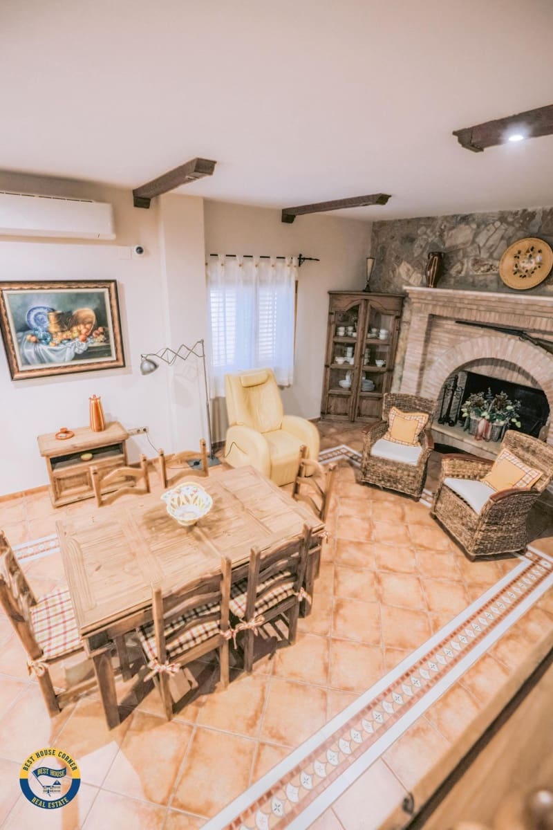 Chalet de 5 habitaciones en Don Benito en venta con piscina garaje - 650.000 € (Ref: 9990852)