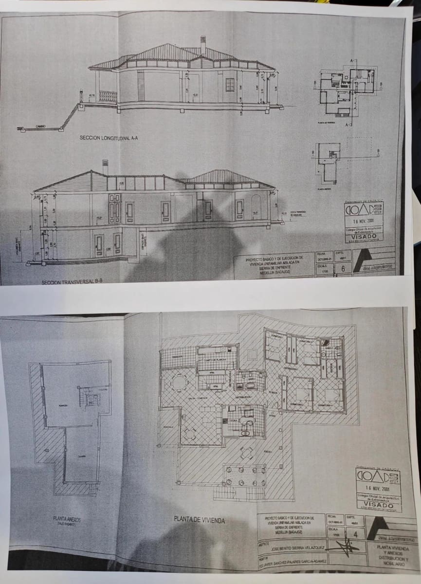 Chalet de 5 habitaciones en Don Benito en venta con piscina garaje - 650.000 € (Ref: 9990852)