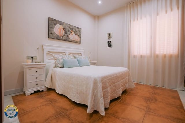 Chalet de 5 habitaciones en Don Benito en venta con piscina garaje - 650.000 € (Ref: 9990852)
