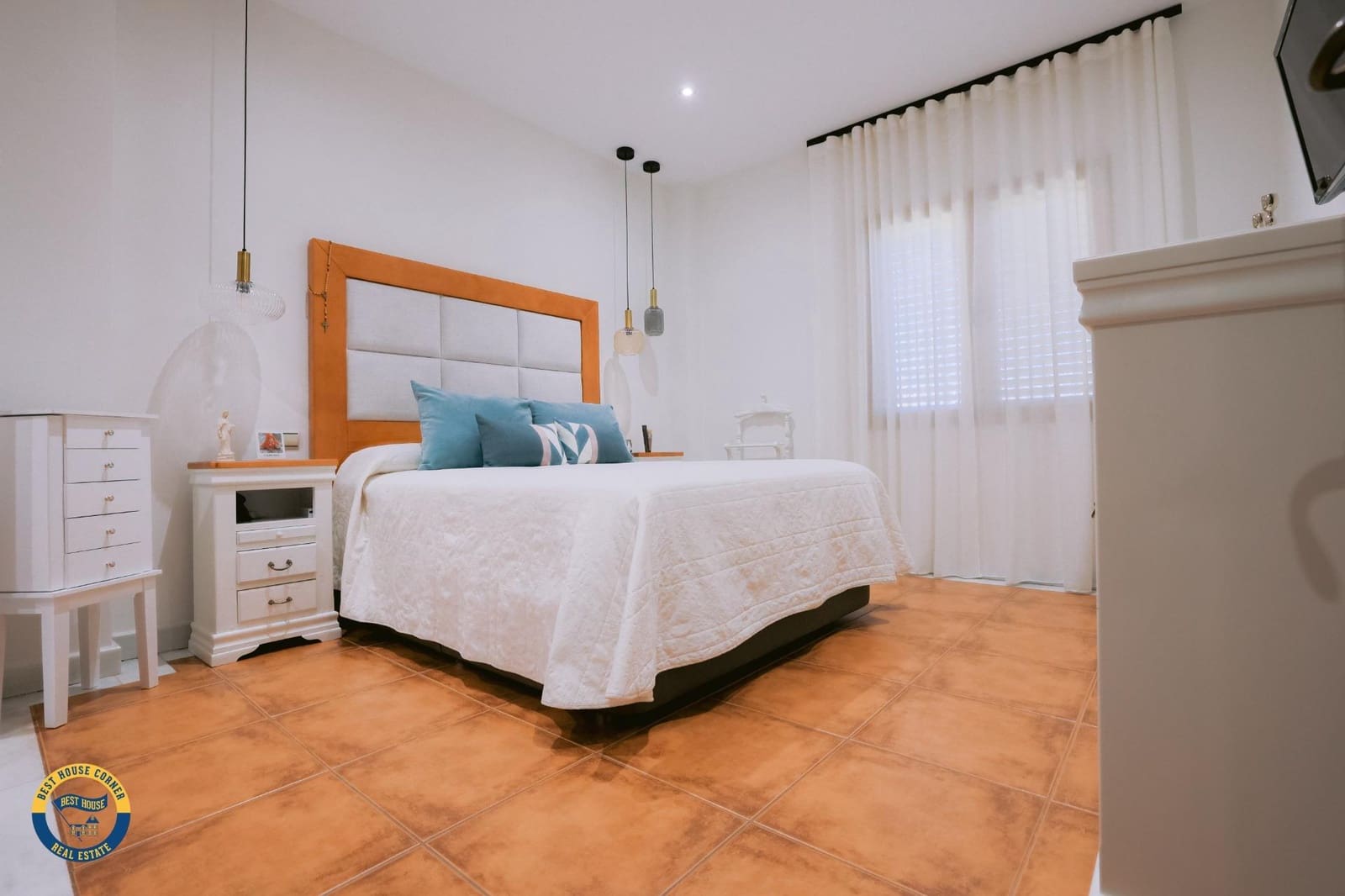Chalet de 5 habitaciones en Don Benito en venta con piscina garaje - 650.000 € (Ref: 9990852)