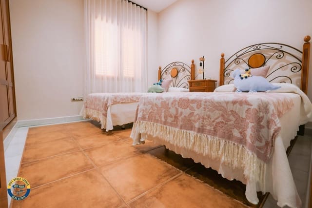 Chalet de 5 habitaciones en Don Benito en venta con piscina garaje - 650.000 € (Ref: 9990852)