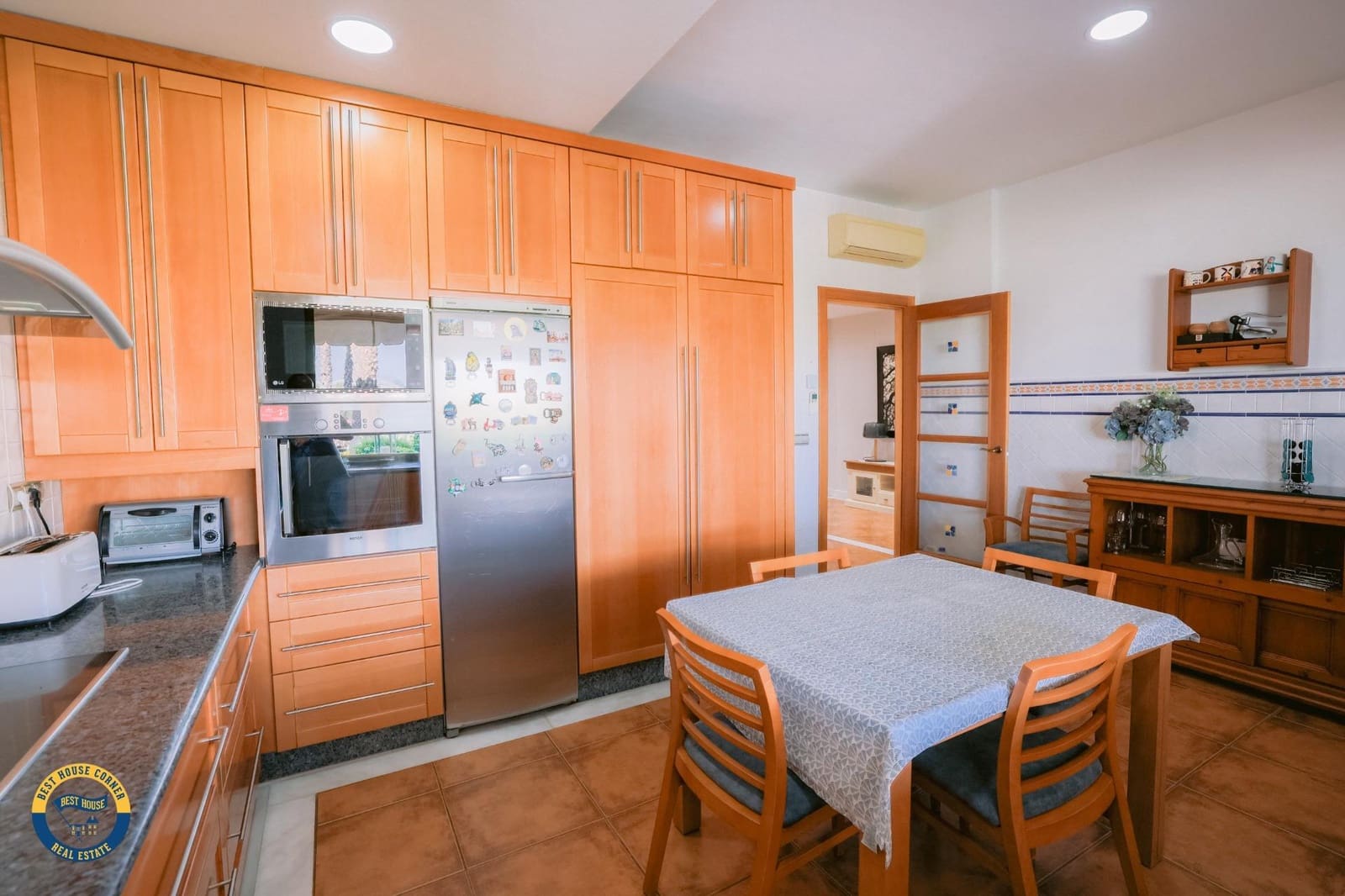 Chalet de 5 habitaciones en Don Benito en venta con piscina garaje - 650.000 € (Ref: 9990852)