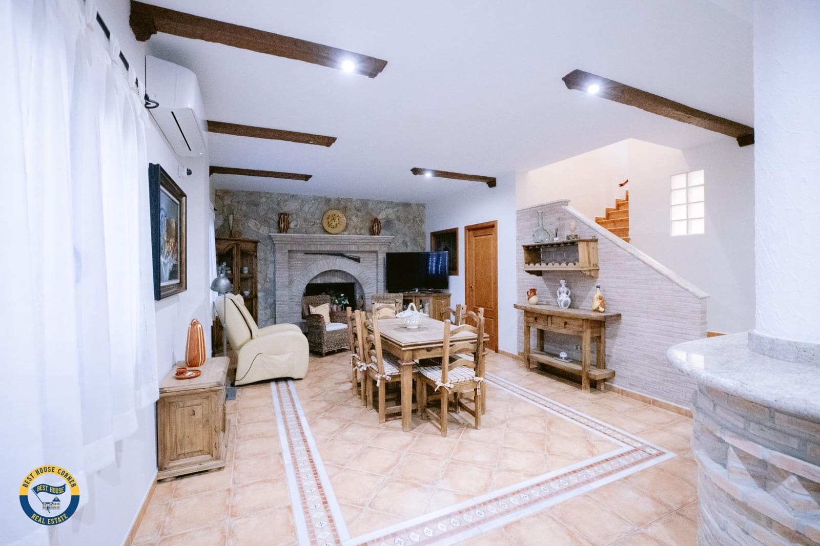 Chalet de 5 habitaciones en Don Benito en venta con piscina garaje - 650.000 € (Ref: 9990852)