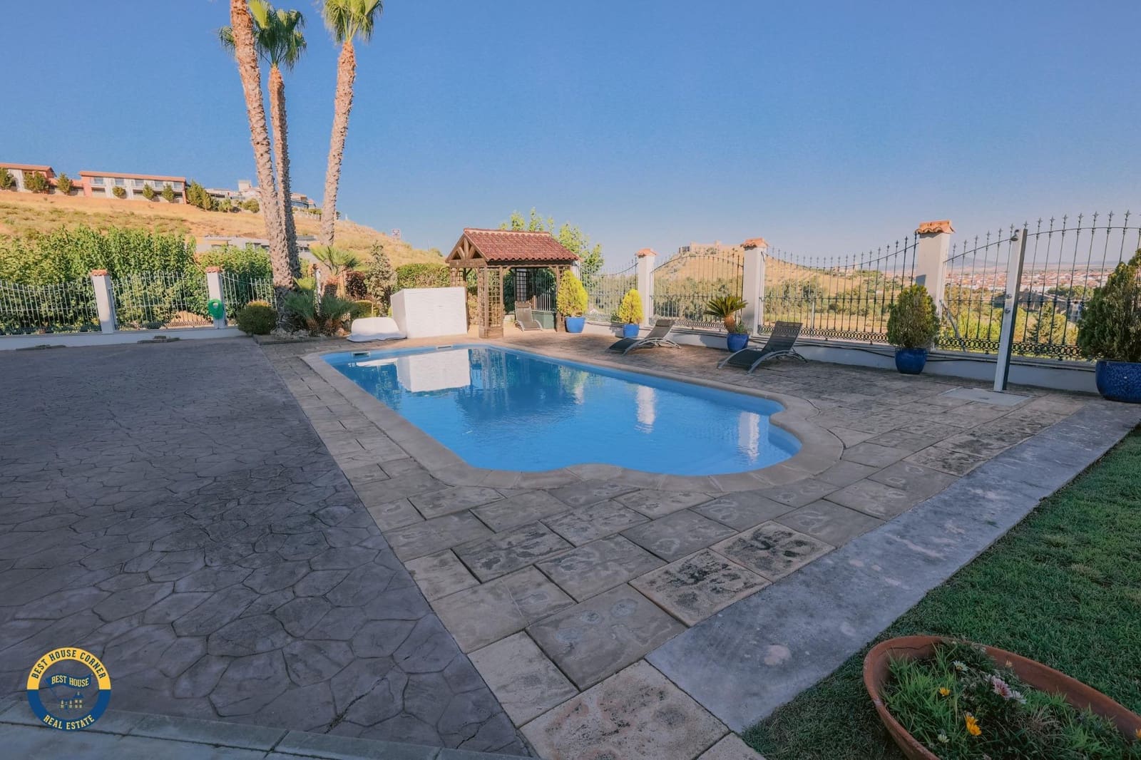 Chalet de 5 habitaciones en Don Benito en venta con piscina garaje - 650.000 € (Ref: 9990852)