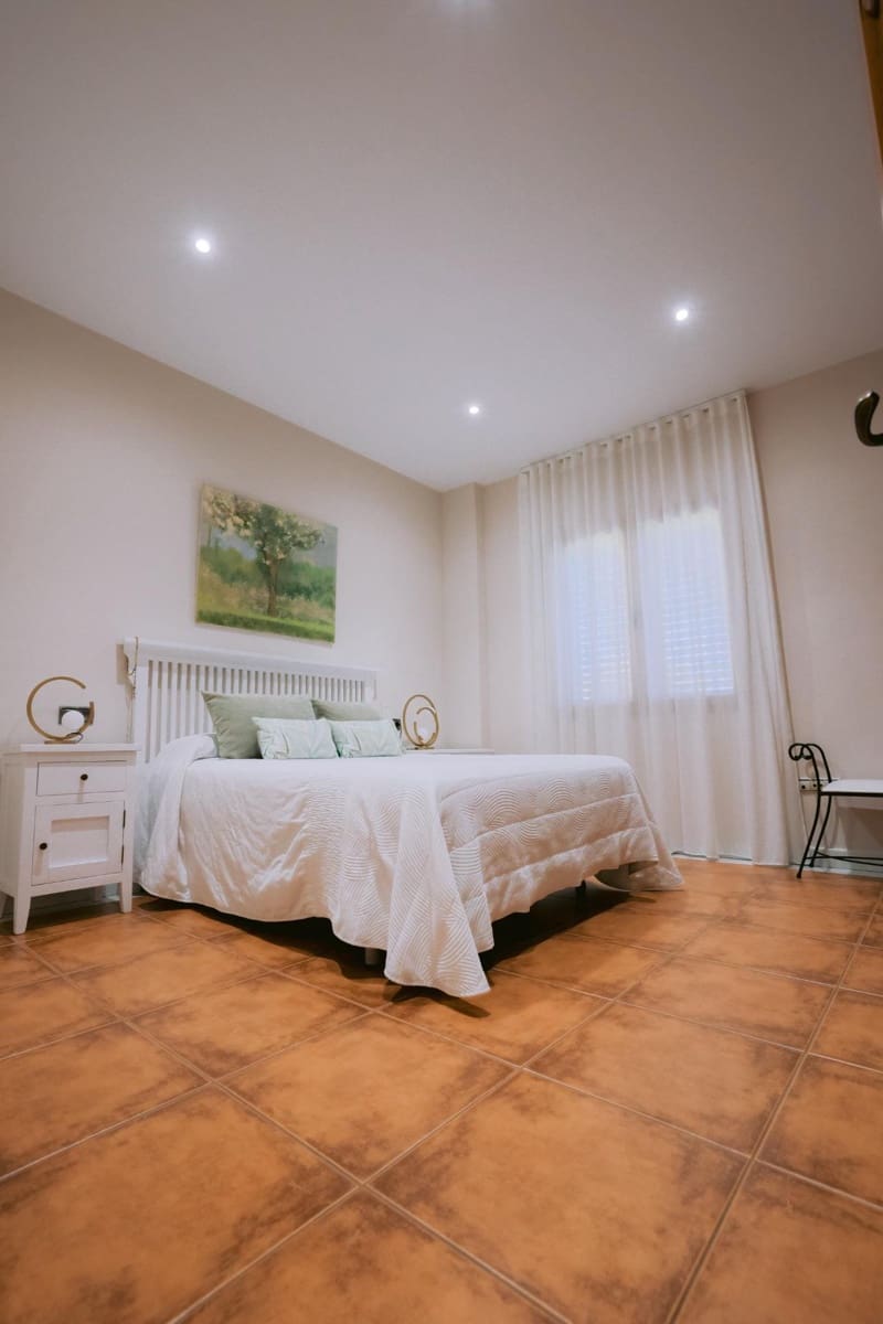 5 bedroom Villa for sale in Don Benito with pool garage - € 650,000 (Ref: 9990852)