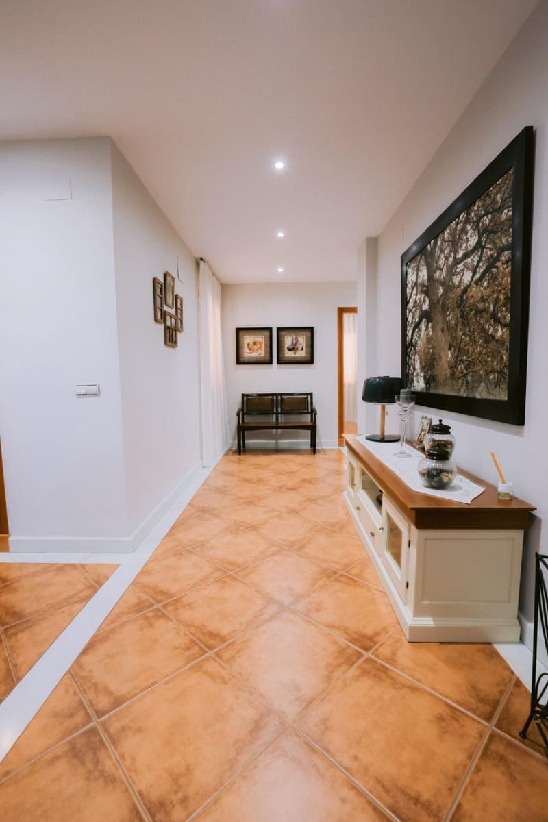 5 bedroom Villa for sale in Don Benito with pool garage - € 650,000 (Ref: 9990852)