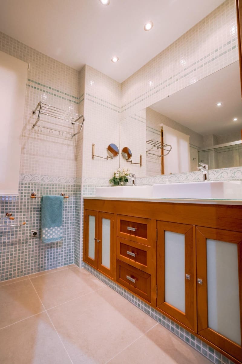 5 bedroom Villa for sale in Don Benito with pool garage - € 650,000 (Ref: 9990852)