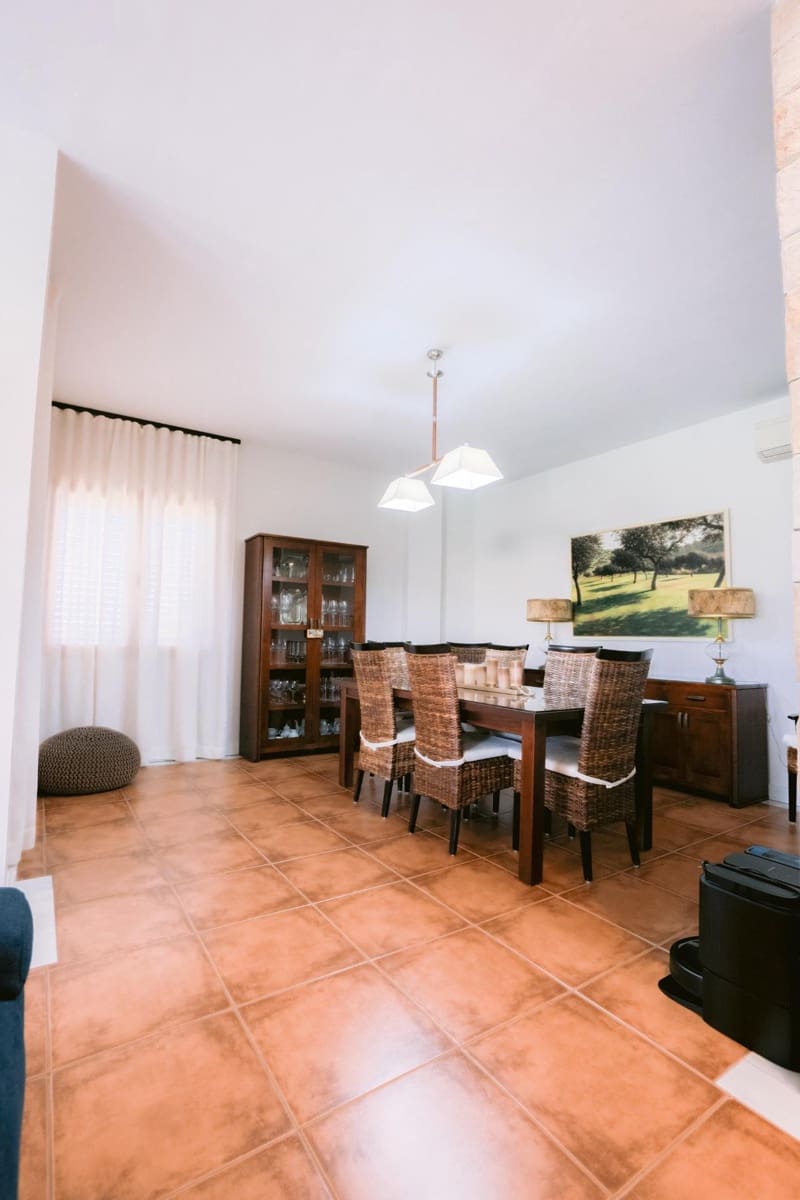 5 bedroom Villa for sale in Don Benito with pool garage - € 650,000 (Ref: 9990852)