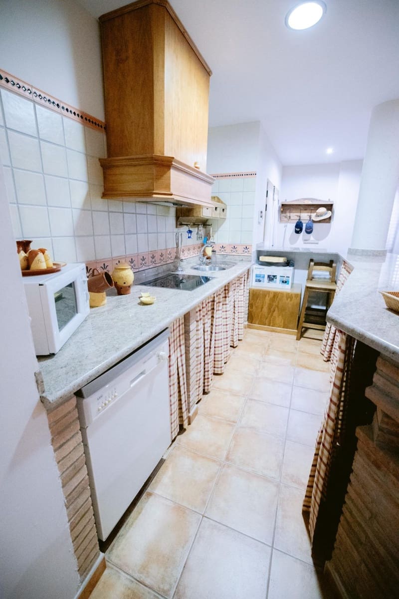 5 bedroom Villa for sale in Don Benito with pool garage - € 650,000 (Ref: 9990852)
