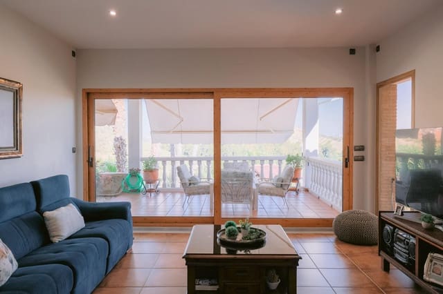 Chalet de 5 habitaciones en Don Benito en venta con piscina garaje - 650.000 € (Ref: 9990852)