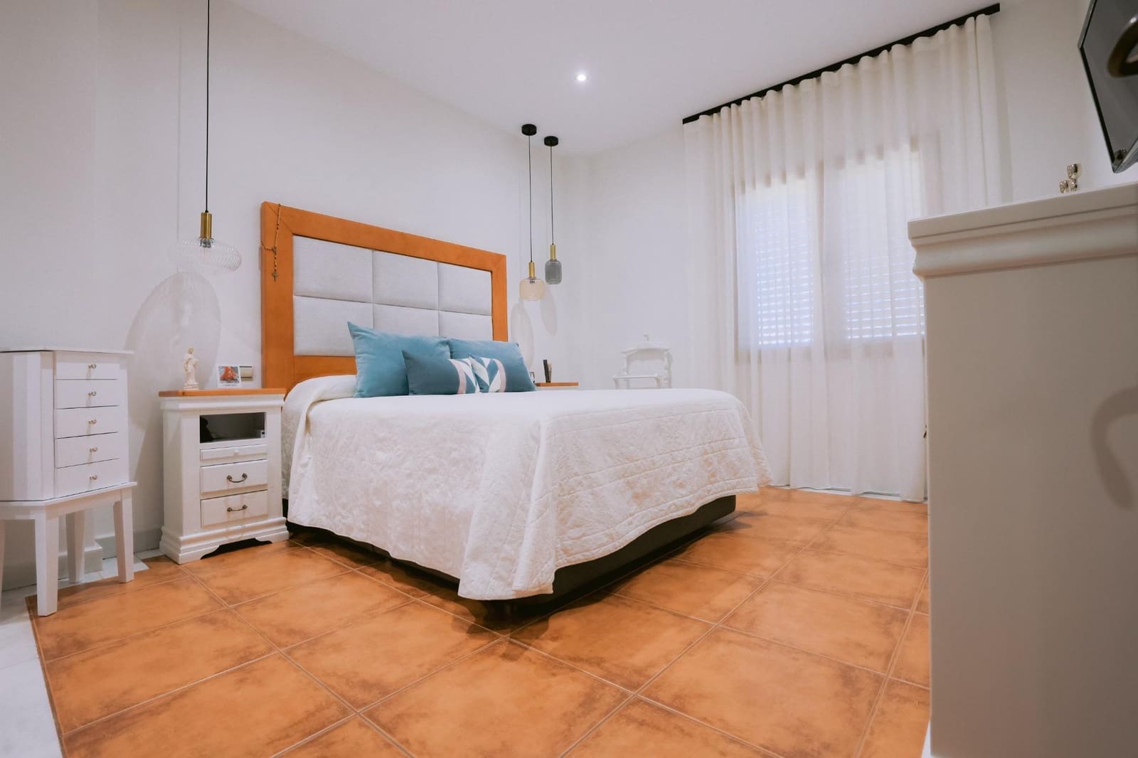 5 bedroom Villa for sale in Don Benito with pool garage - € 650,000 (Ref: 9990852)