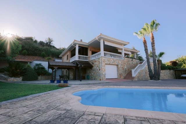 Chalet de 5 habitaciones en Don Benito en venta con piscina garaje - 650.000 € (Ref: 9990852)