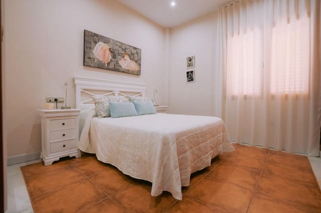 Chalet de 5 habitaciones en Don Benito en venta con piscina garaje - 650.000 € (Ref: 9990852)