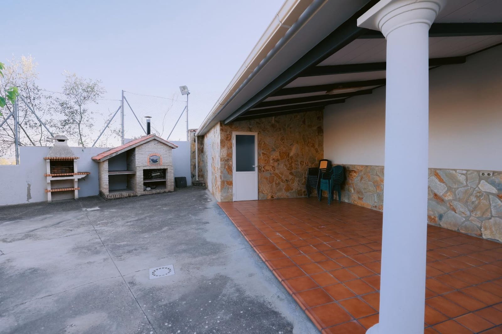5 bedroom Villa for sale in Don Benito with pool garage - € 650,000 (Ref: 9990852)
