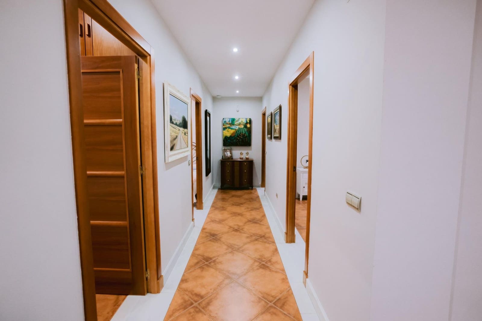 5 bedroom Villa for sale in Don Benito with pool garage - € 650,000 (Ref: 9990852)