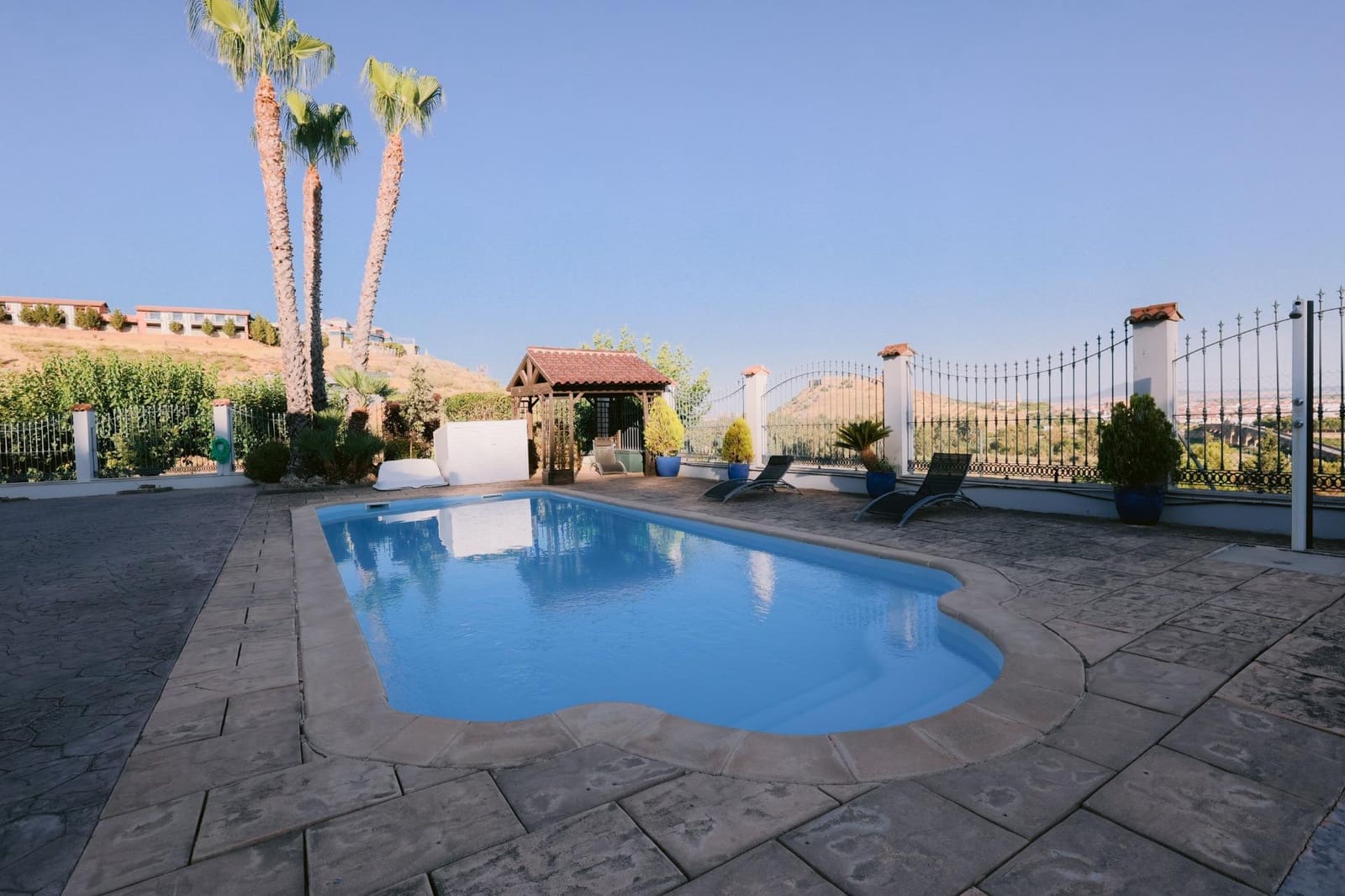5 bedroom Villa for sale in Don Benito with pool garage - € 650,000 (Ref: 9990852)