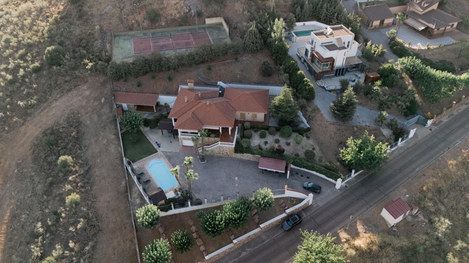 5 bedroom Villa for sale in Don Benito with pool garage - € 650,000 (Ref: 9990852)
