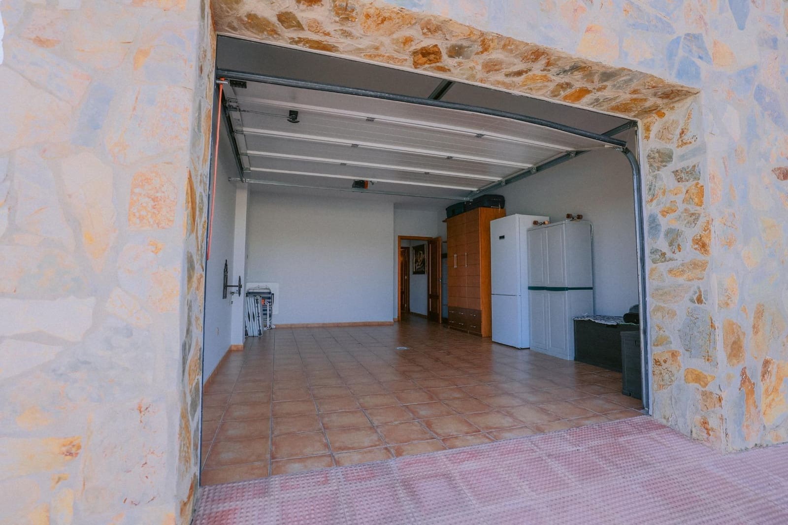 5 bedroom Villa for sale in Don Benito with pool garage - € 650,000 (Ref: 9990852)