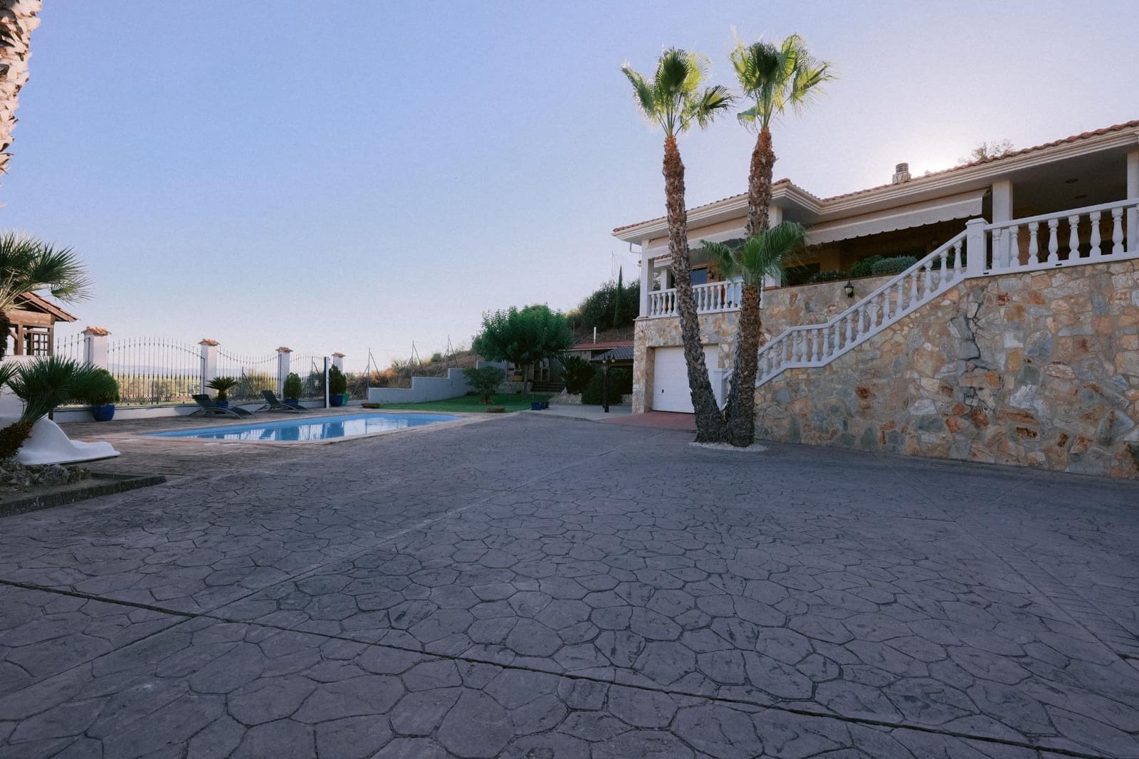 5 bedroom Villa for sale in Don Benito with pool garage - € 650,000 (Ref: 9990852)