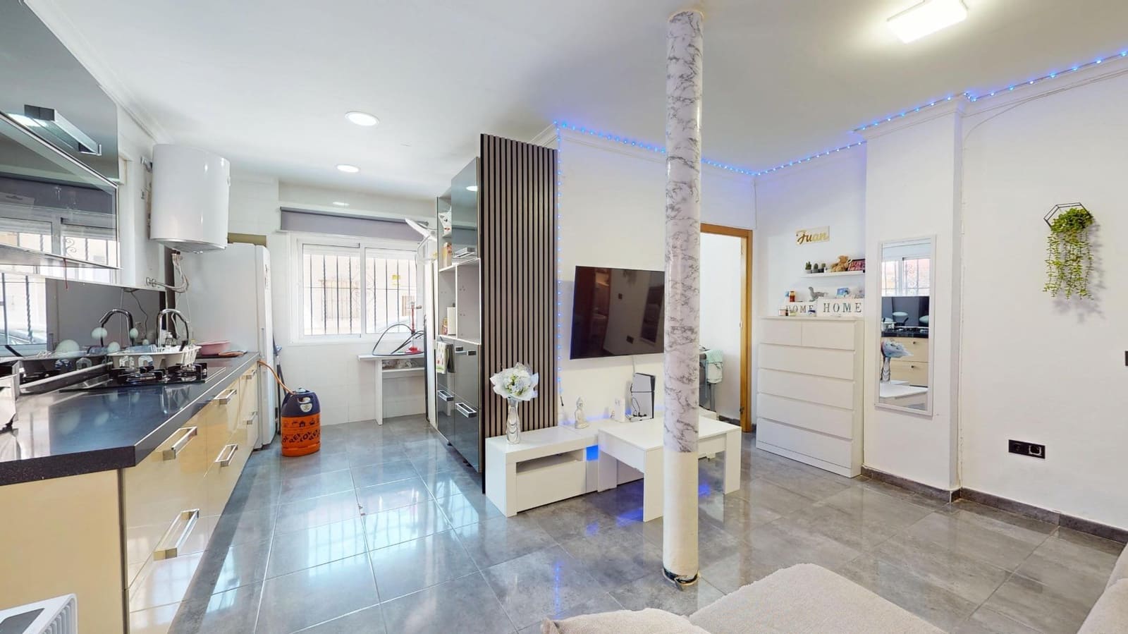 Flat for sale in Malaga city - € 180,000 (Ref: 9997227)