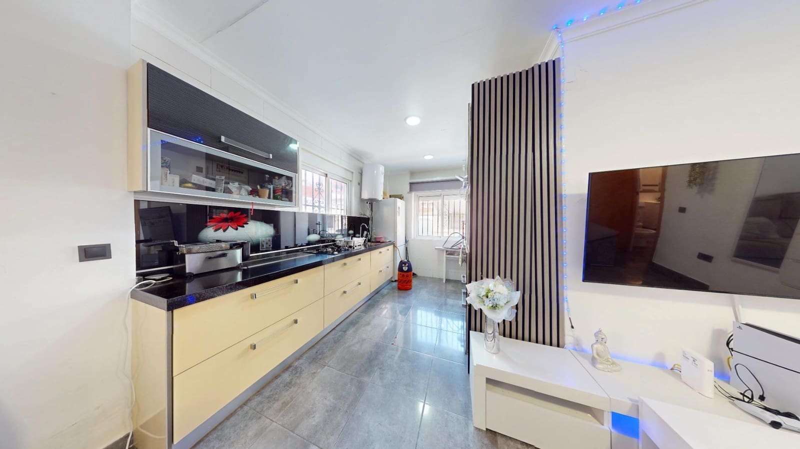 Flat for sale in Malaga city - € 180,000 (Ref: 9997227)