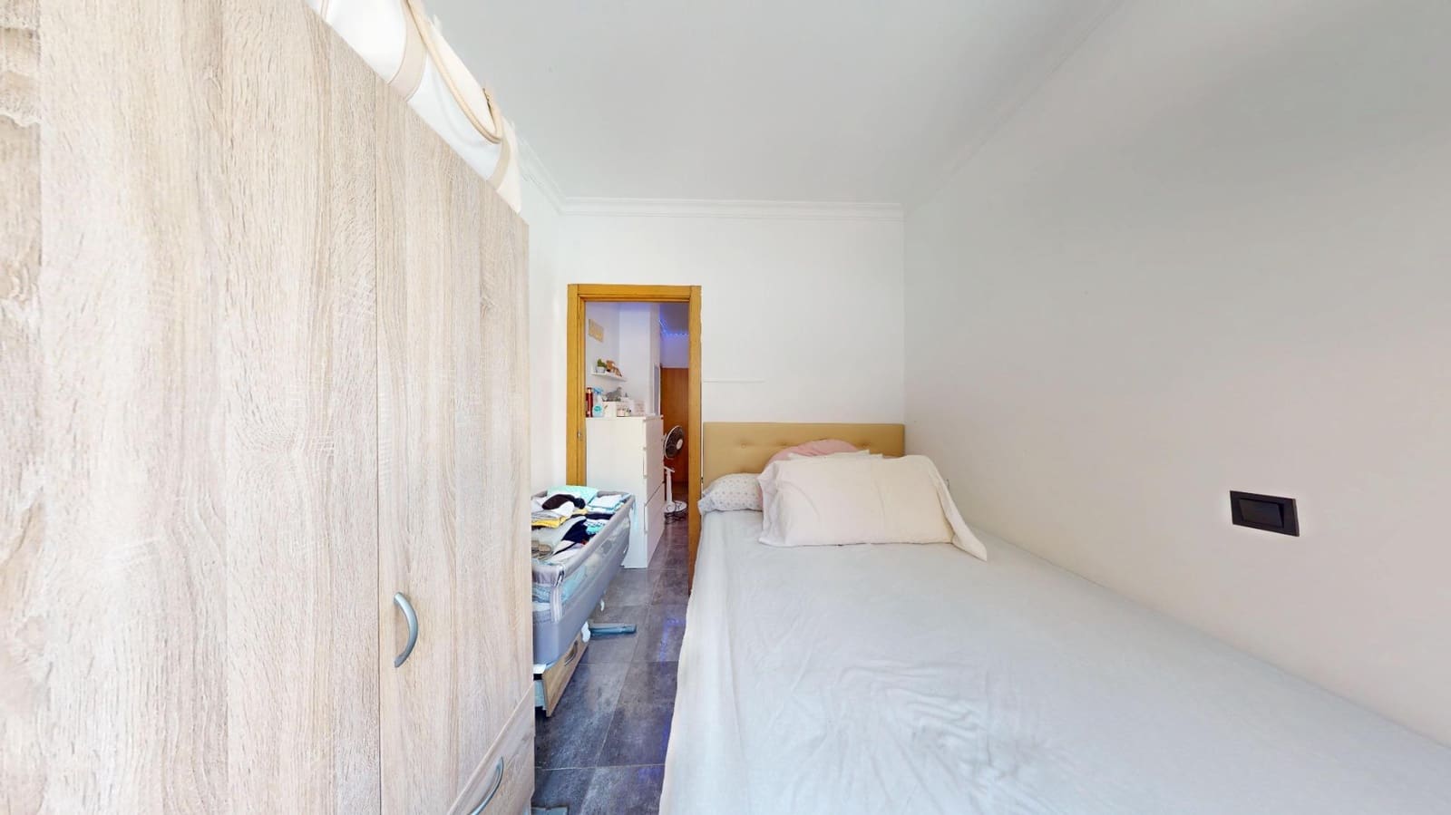 Flat for sale in Malaga city - € 180,000 (Ref: 9997227)
