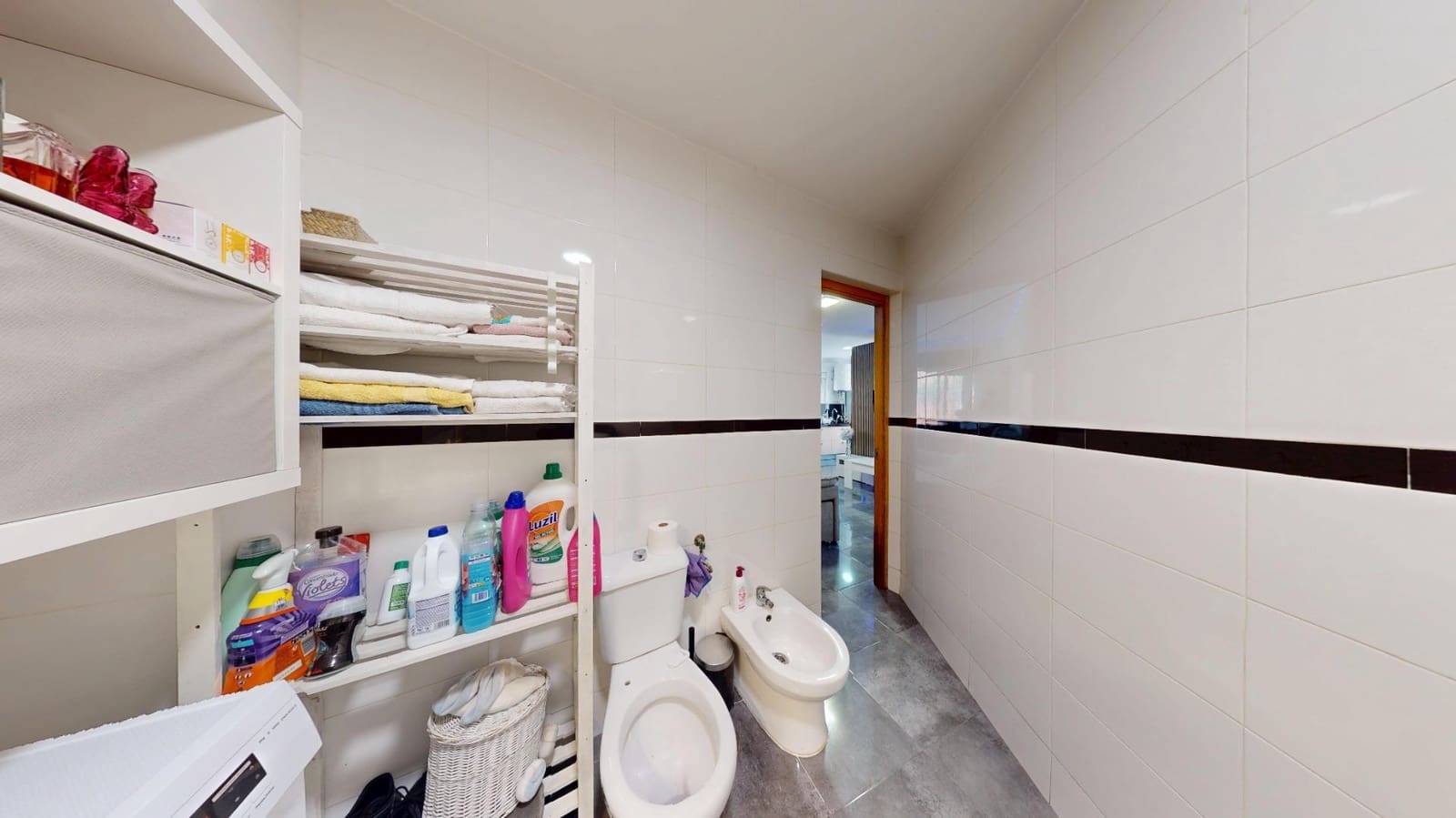 Flat for sale in Malaga city - € 180,000 (Ref: 9997227)