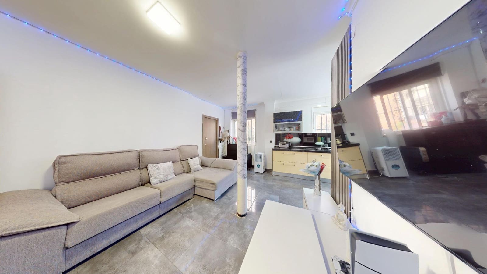 Flat for sale in Malaga city - € 180,000 (Ref: 9997227)