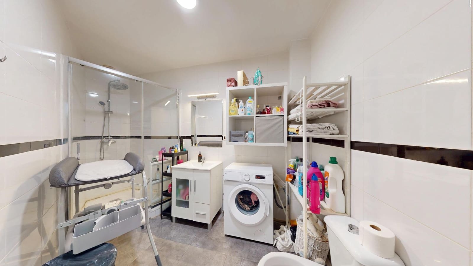 Flat for sale in Malaga city - € 180,000 (Ref: 9997227)