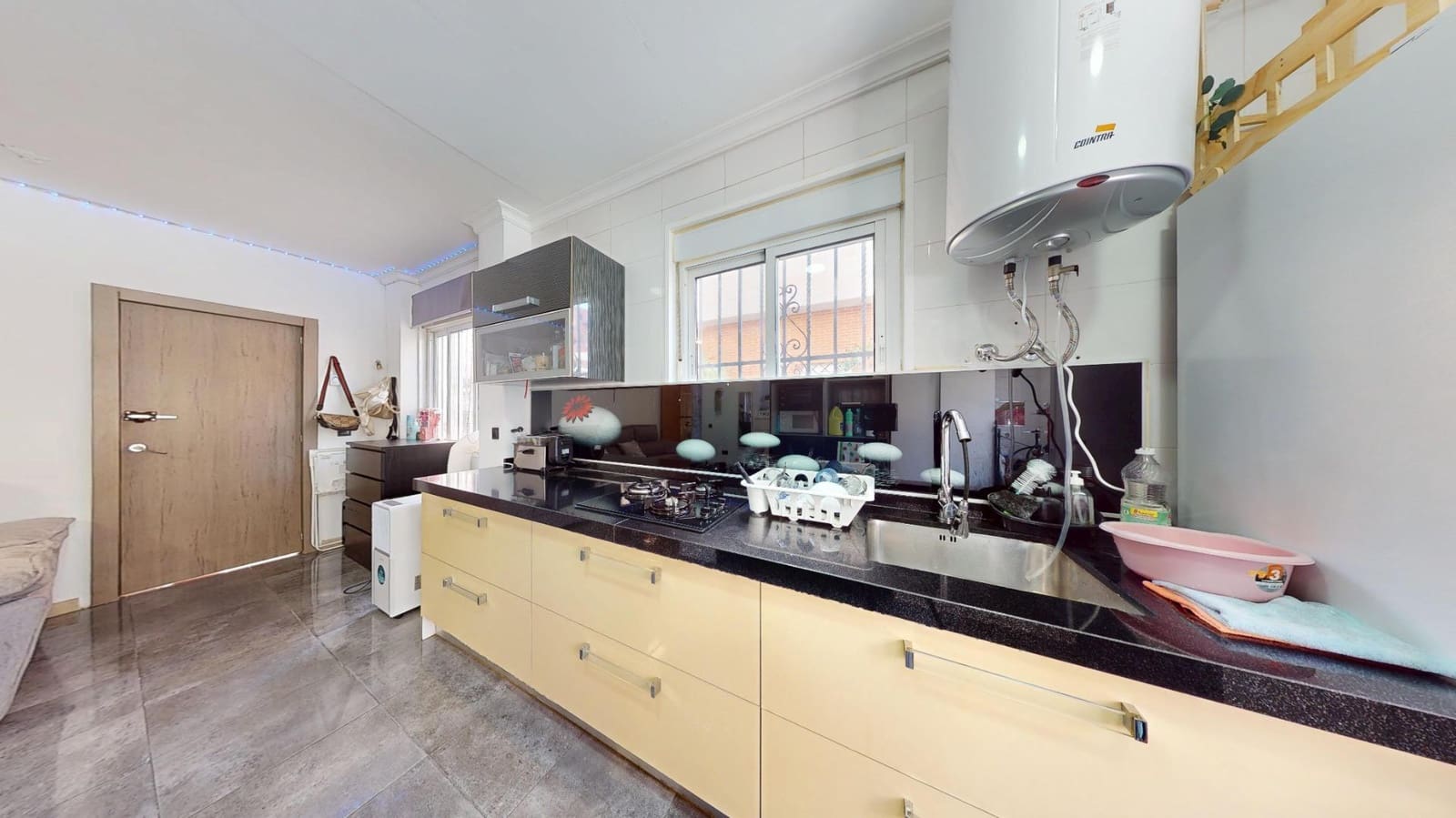 Flat for sale in Malaga city - € 180,000 (Ref: 9997227)