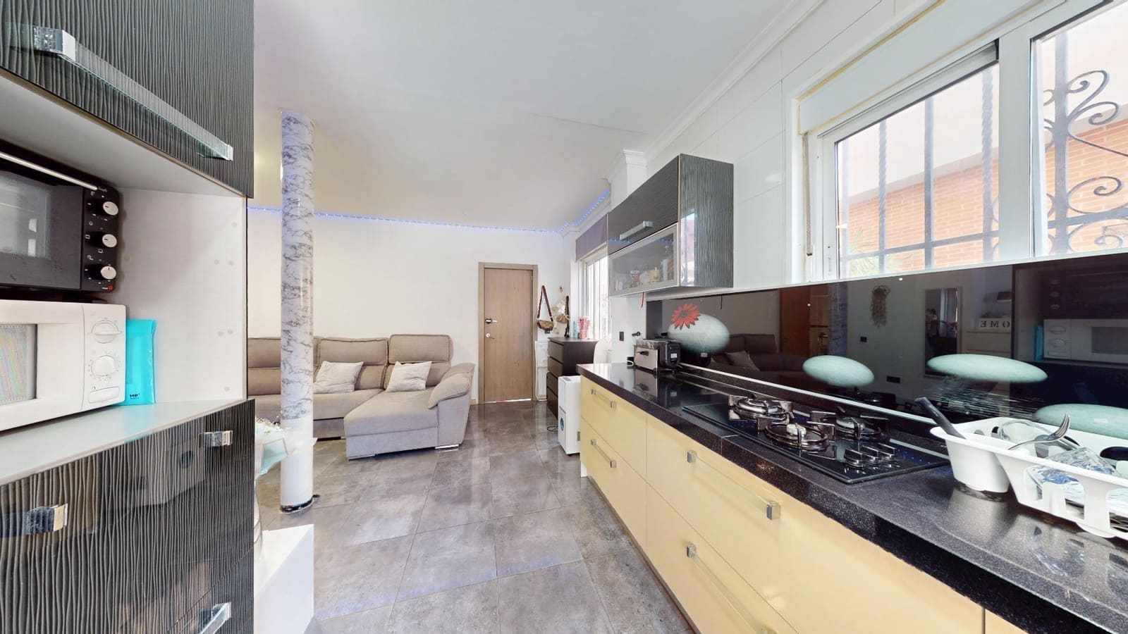 Flat for sale in Malaga city - € 180,000 (Ref: 9997227)