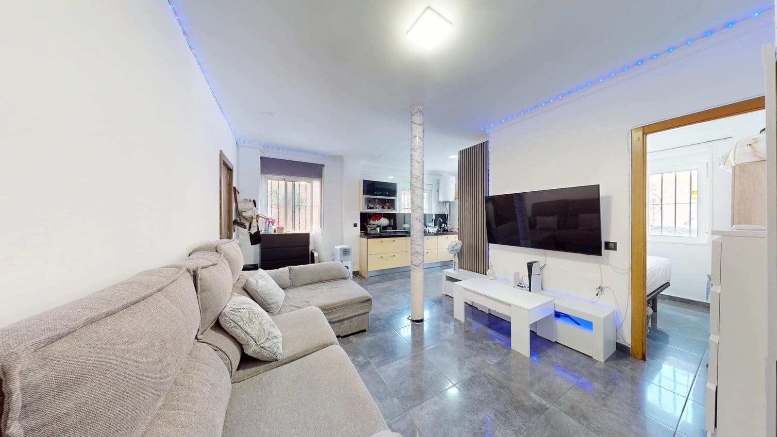 Flat for sale in Malaga city - € 180,000 (Ref: 9997227)