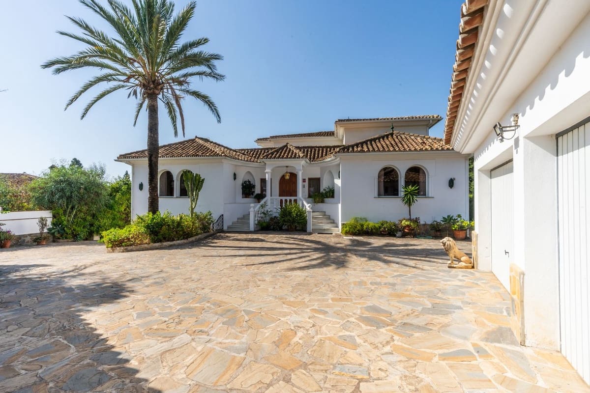 5 soveværelse Villa til salg i El Chaparral med swimmingpool garage - € 1.995.000 (Ref: 10027690)