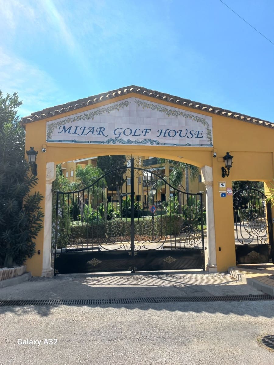 2 bedroom Penthouse for sale in Riviera del Sol with pool garage - € 350,000 (Ref: 10093948)