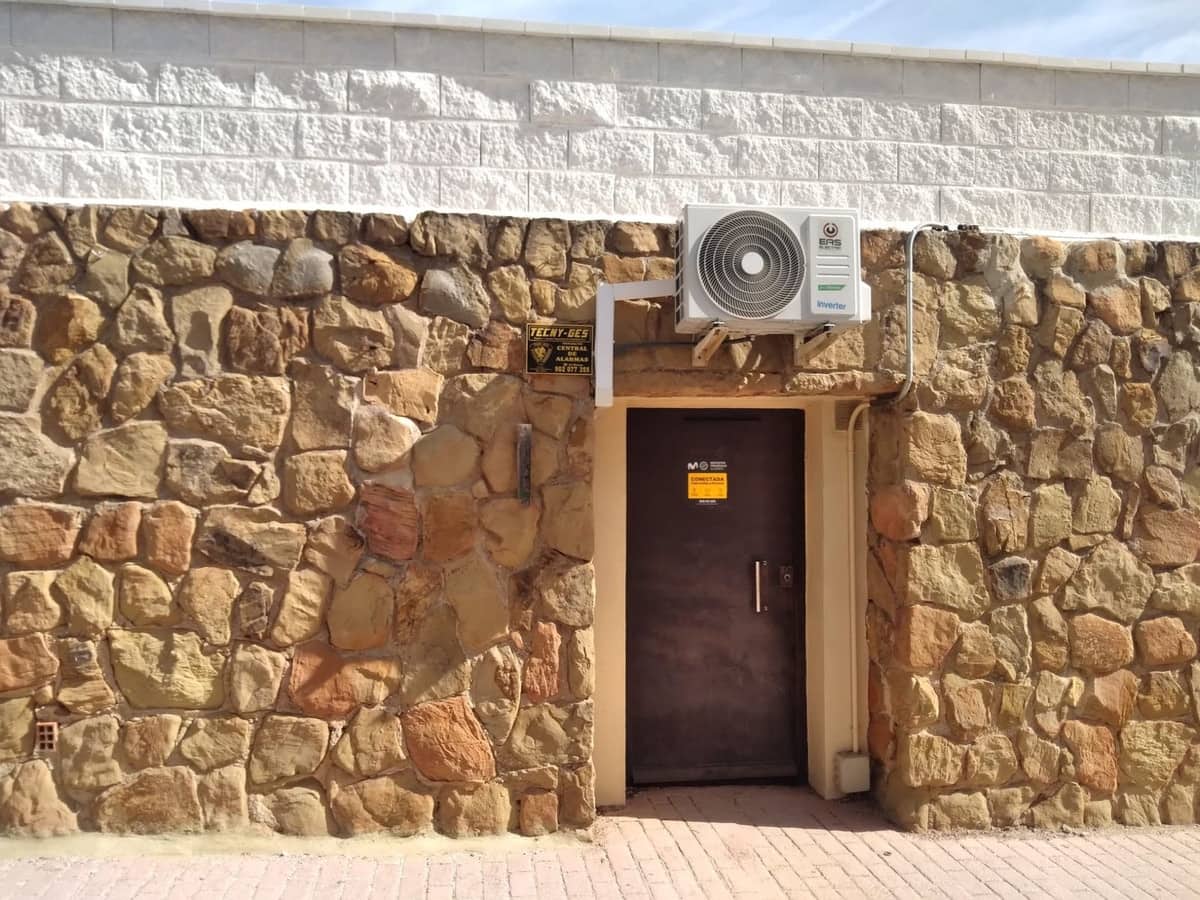 Comercial para venda em Calahonda - 290 000 € (Ref: 3764454)