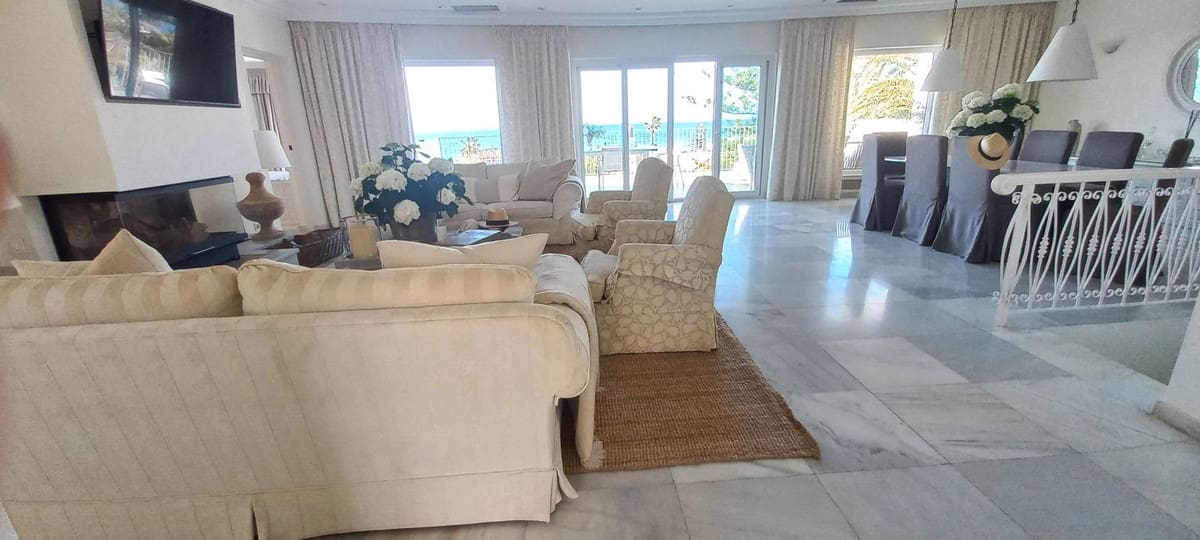   4 soveværelse   ferieVilla i El Chaparral   med   swimmingpool   - € 6.000 (Ref: 5413991)