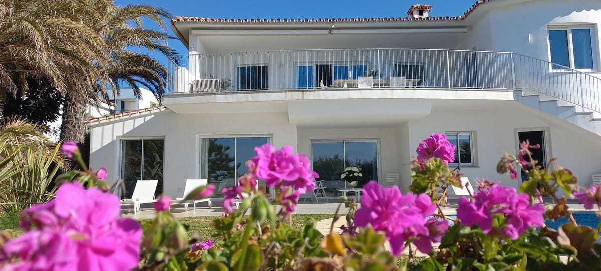 4 bedroom Villa for holiday rental in El Chaparral with pool - € 7,000 (Ref: 5413991)